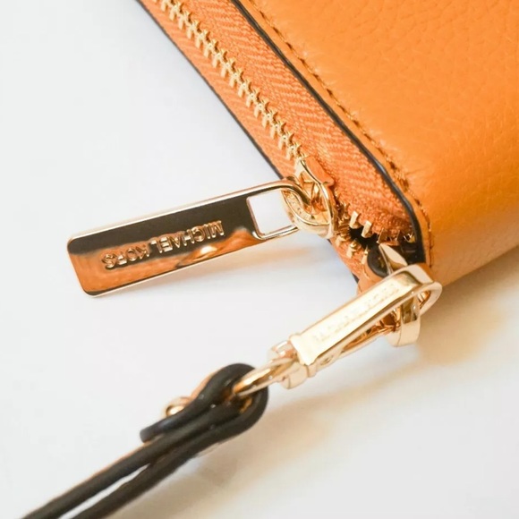 MICHAEL KORS JET SET TRAVEL LARGE CONTINENTAL WALLET $228 - Picture 8 of 12